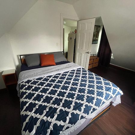 Private Loft 5 Min Away From Lga Lägenhet New York Exteriör bild