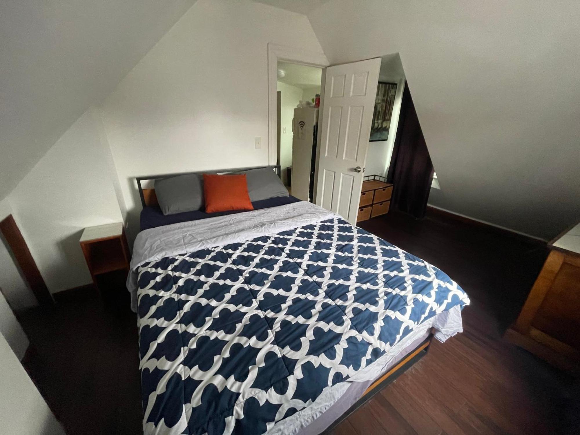Private Loft 5 Min Away From Lga Lägenhet New York Exteriör bild